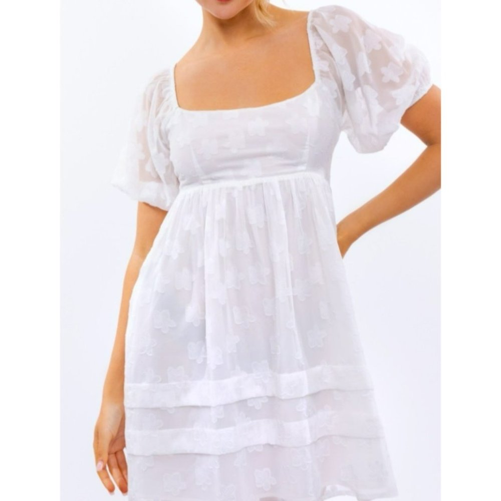 Le Lis Daisy Puff Sleeve Floral Open Back Mini Dress White Size Large NWT